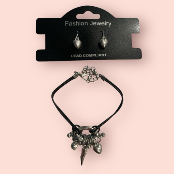 🥳 7/$10 CLEARANCE PRICE❣️ Heart Stud Earrings & Cord Bracelet Set - Picture 4 of 5